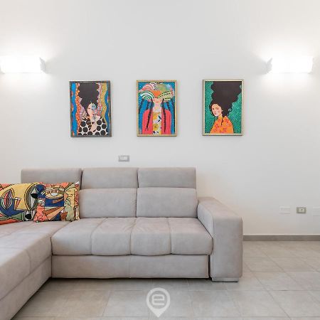 White Gold Apartment Кальярі Екстер'єр фото