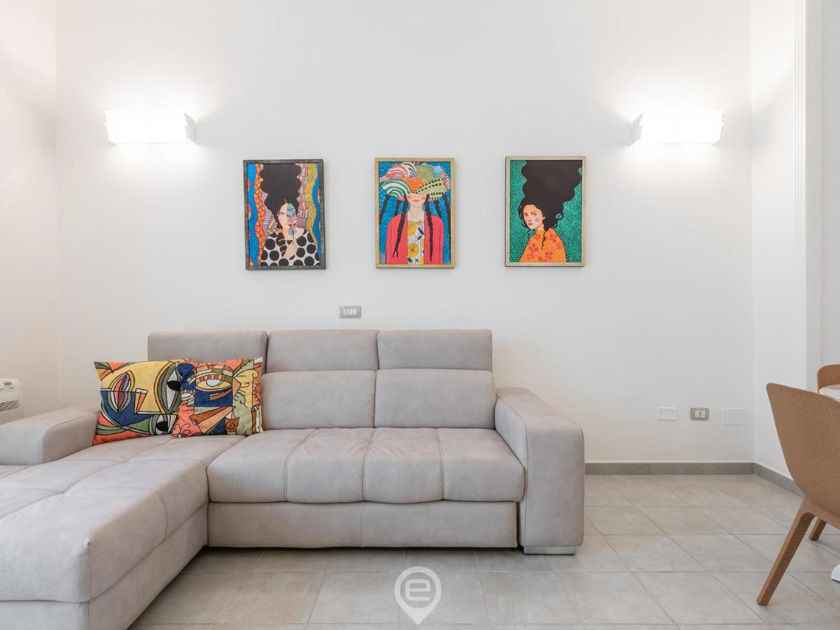 White Gold Apartment Кальярі Екстер'єр фото
