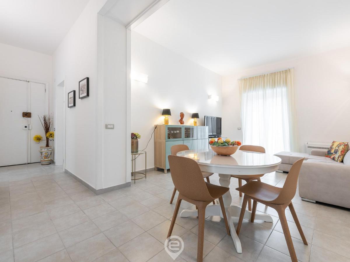 White Gold Apartment Кальярі Екстер'єр фото