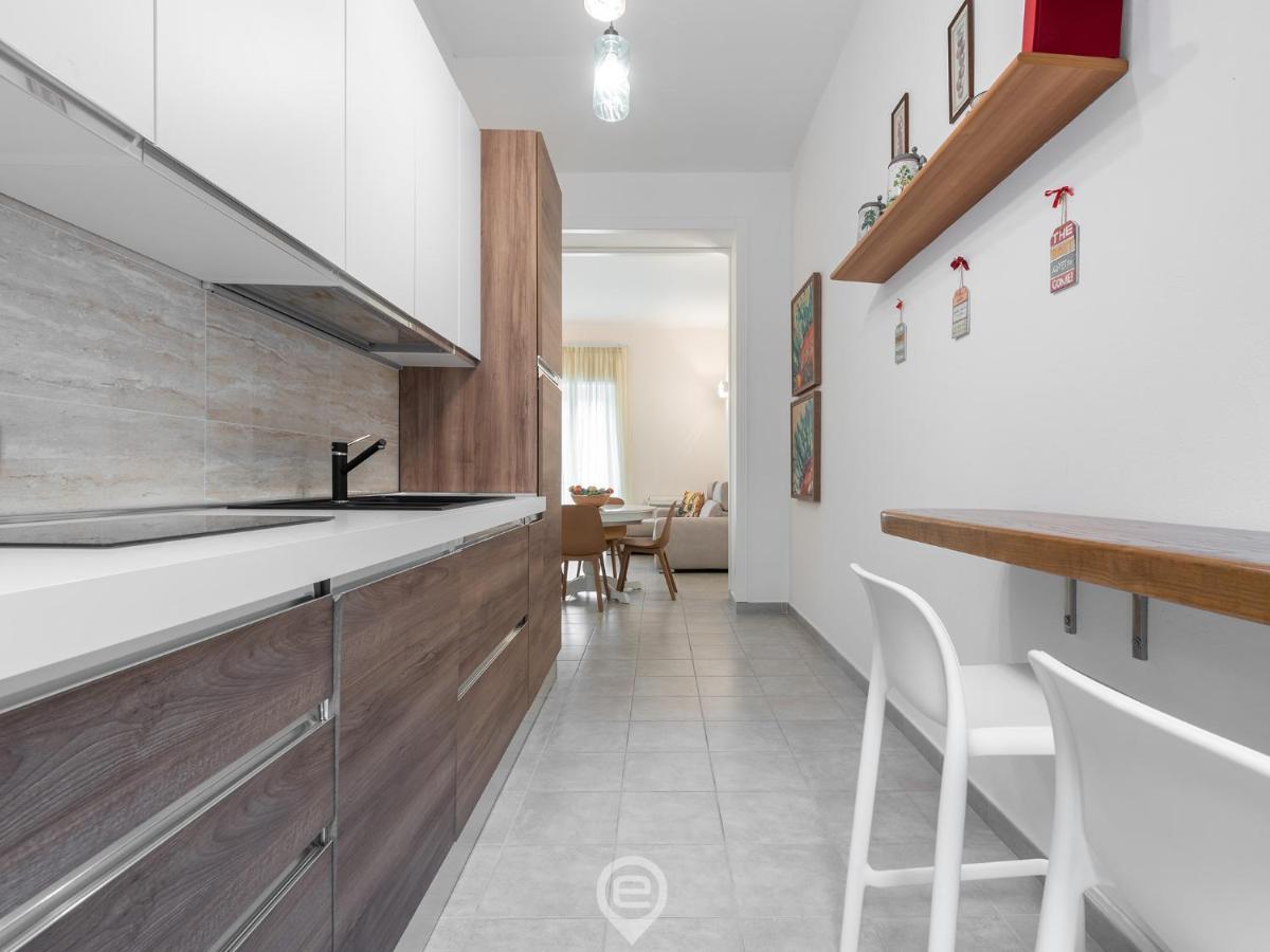 White Gold Apartment Кальярі Екстер'єр фото