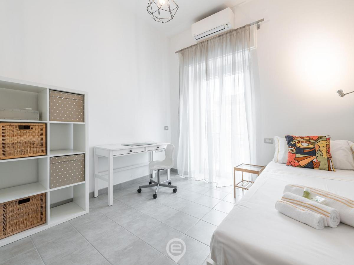 White Gold Apartment Кальярі Екстер'єр фото